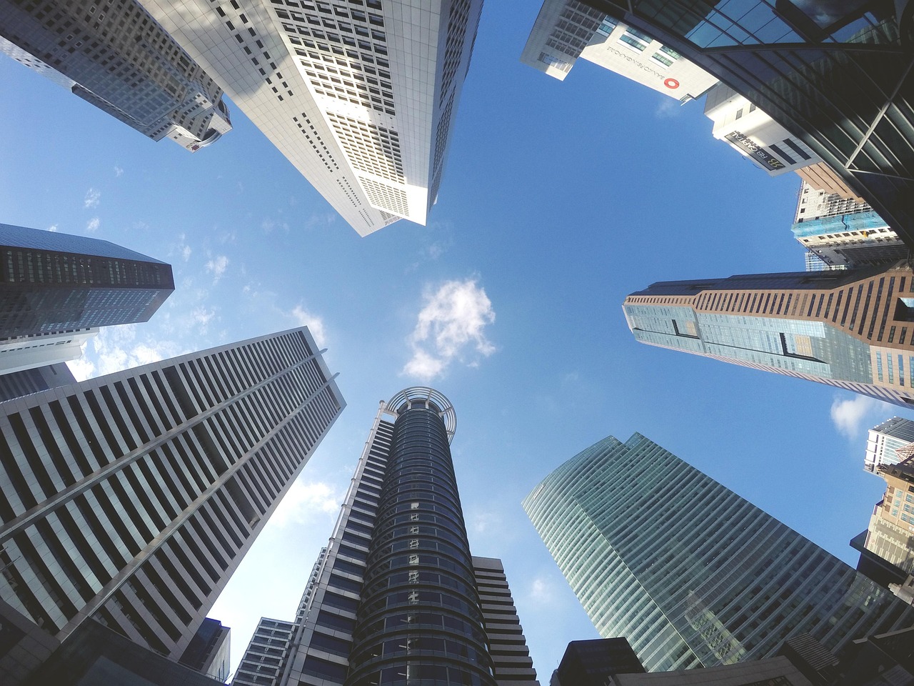 Micro-entreprise vs SARL : quel statut choisir pour débuter découvrez les différentes structures juridiques d'entreprise pour choisir celle qui convient le mieux à votre activité et optimiser votre gestion.